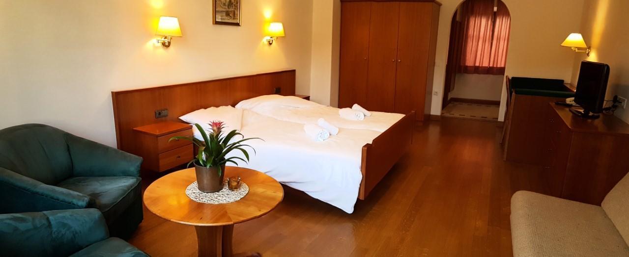 Weisses Roessl Bed & Breakfast Appiano Sulla Strada Del Vino Exterior photo
